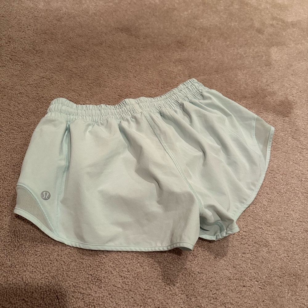 Lululemon hotty hot shorts 2.5” inseam delicate mint size 6